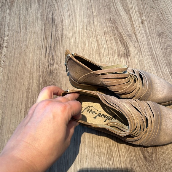 Brown/grey shoes - Picture 2 of 3